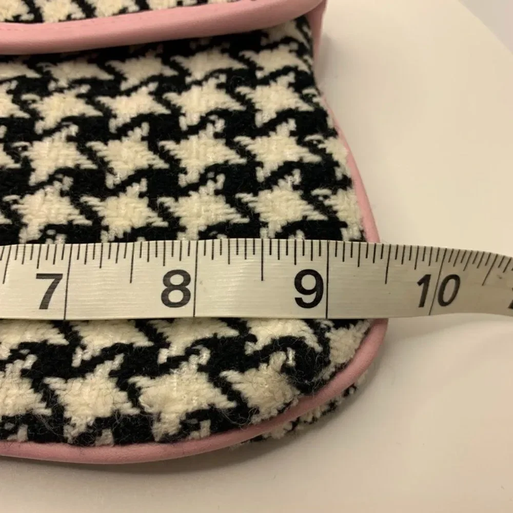 Sondra Roberts top details